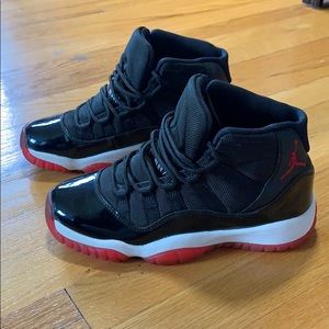 Jordan 11 retro (bred) sneakers